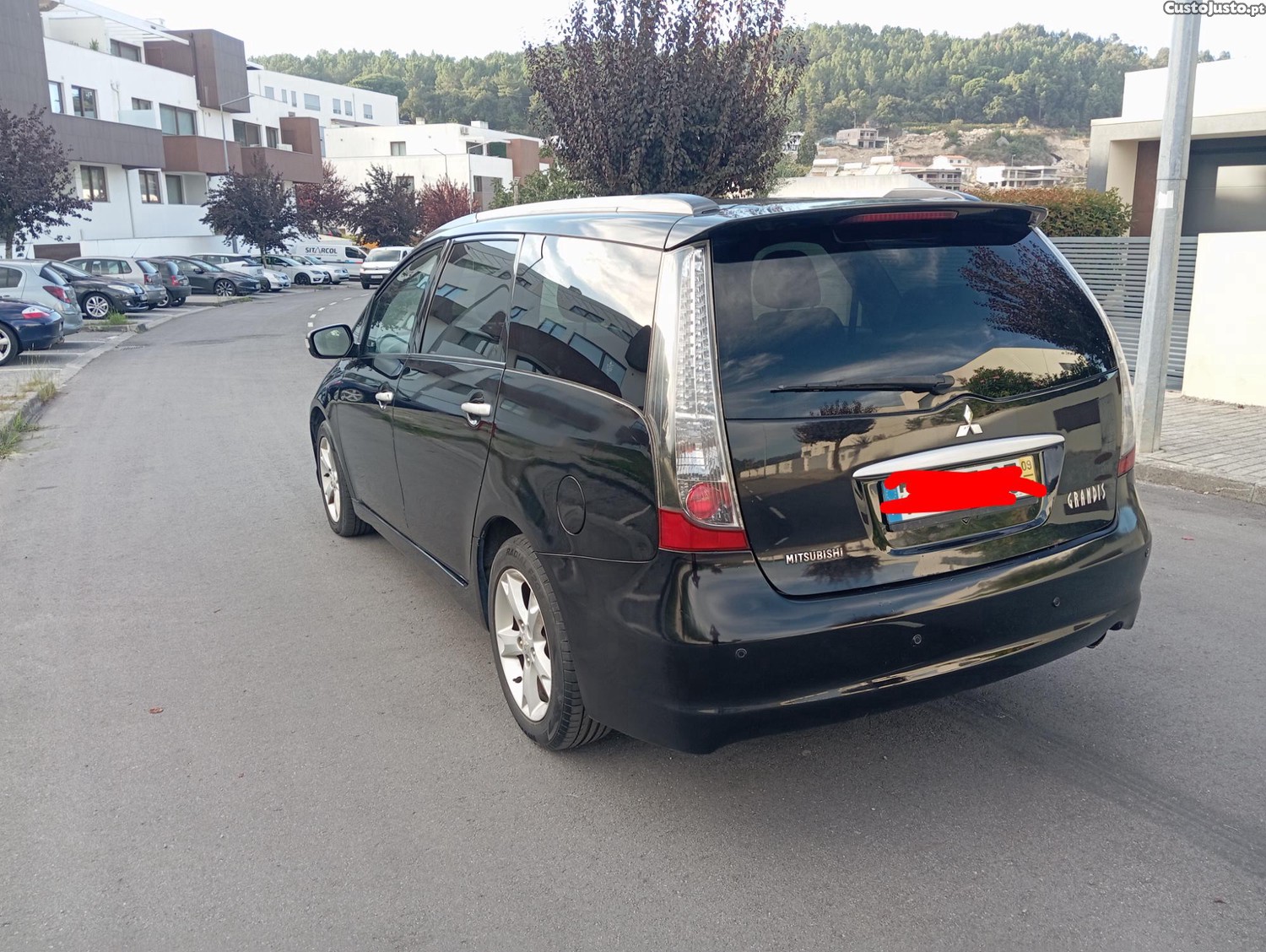 Mitsubishi Grandis 2.0did 140cv 7 lugares - 09 foto 4