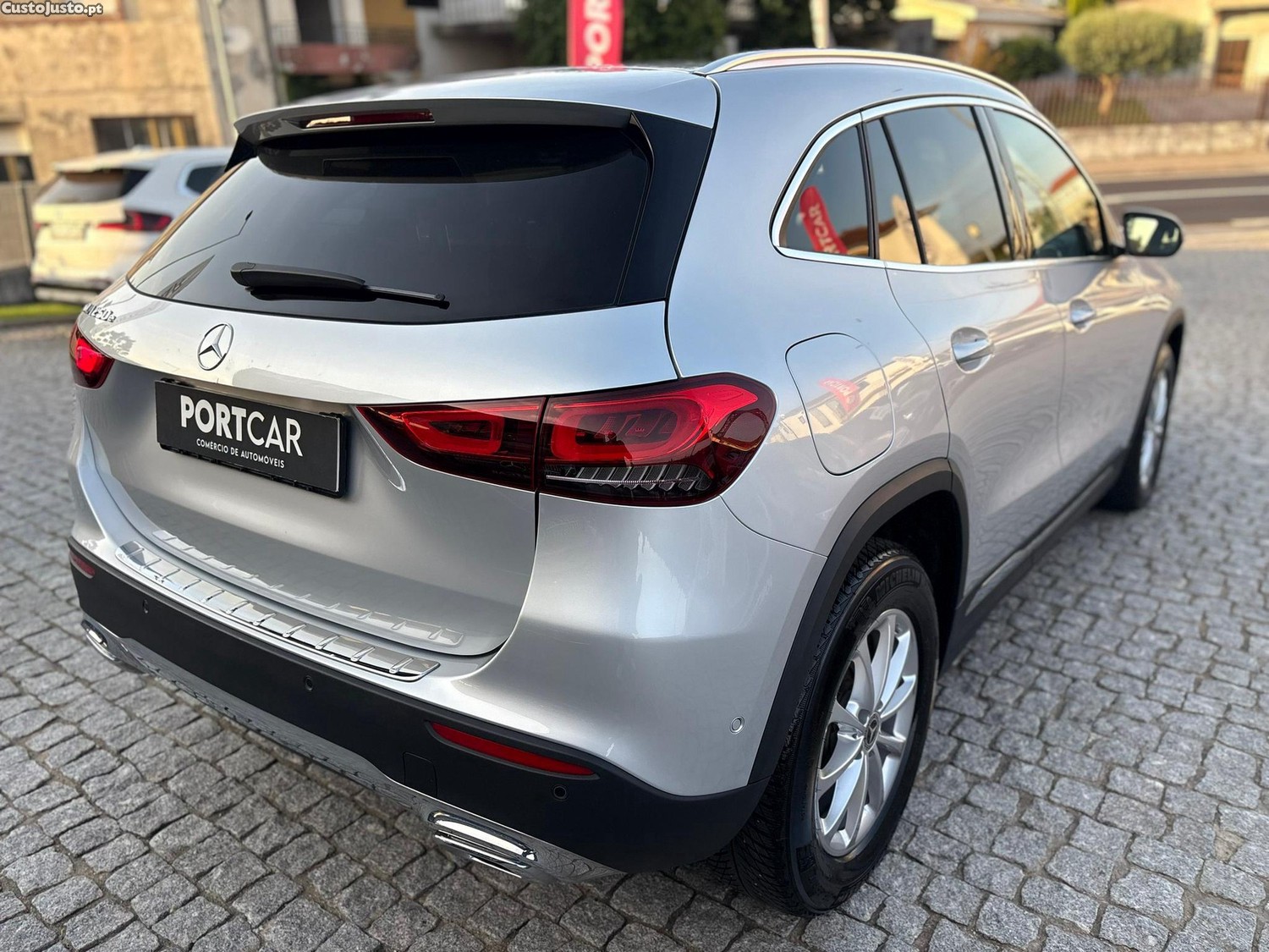 Mercedes-Benz GLA 250 e Progressive — fotografia 2