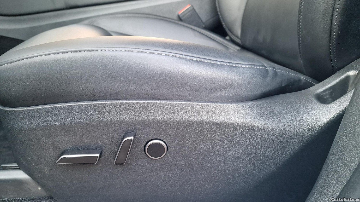 Tesla Model Y Long Range Tração Integral — fotografia 4