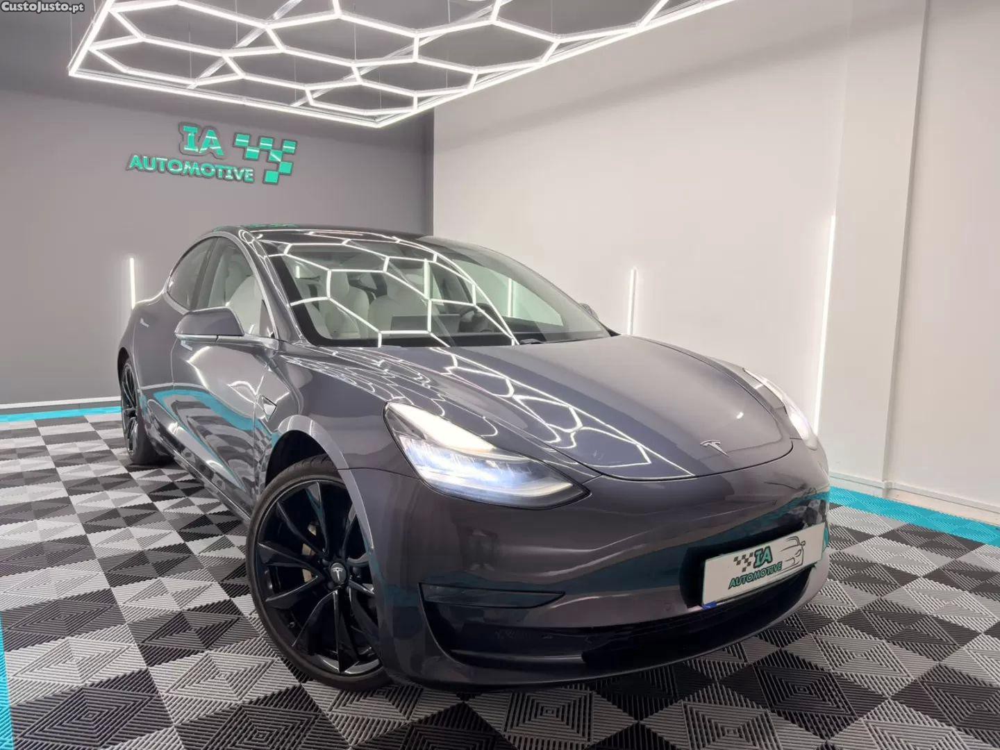 Tesla Model 3 Performance dual motor awd - 19 foto 4