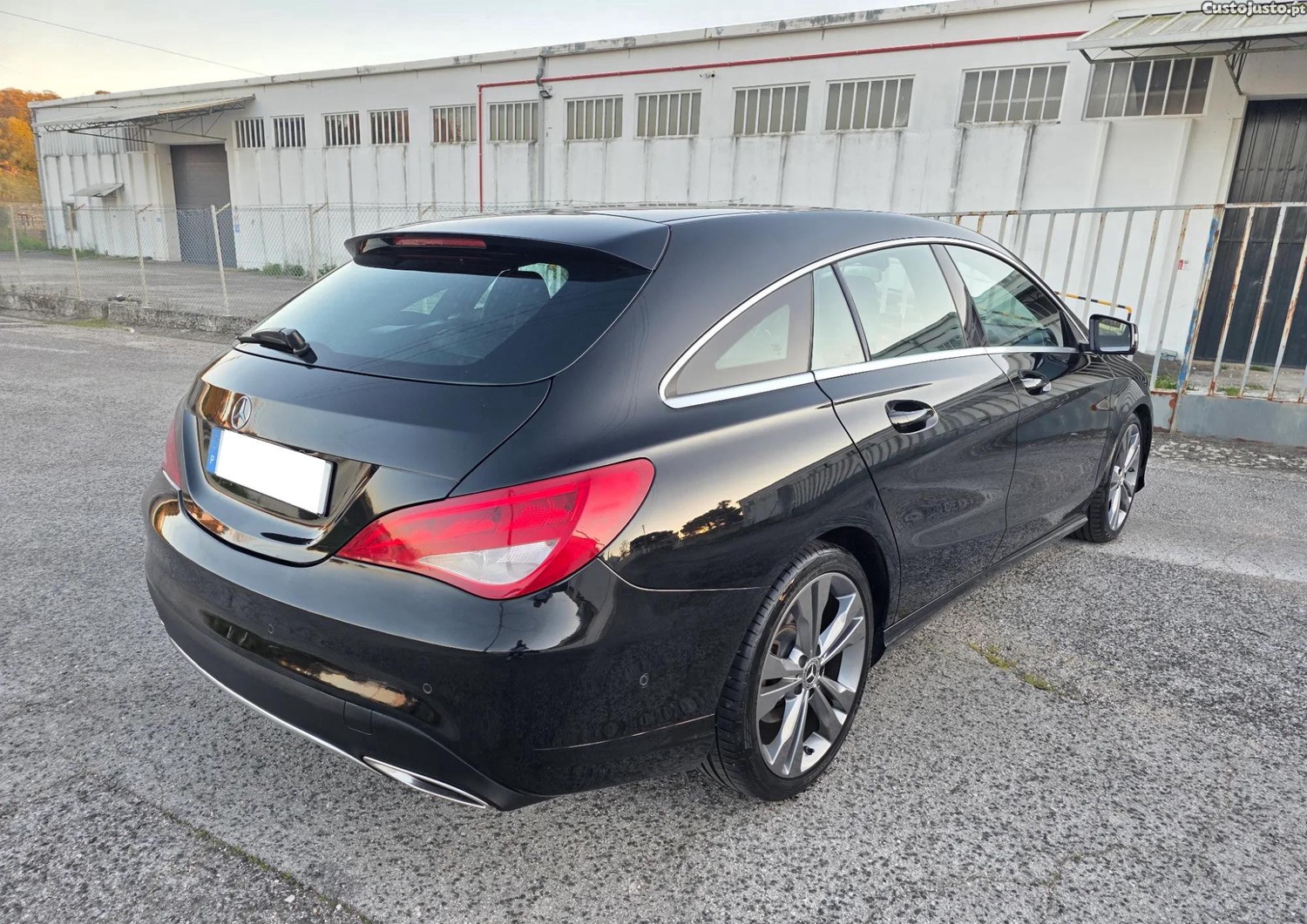Mercedes-Benz CLA 200 d Shooting Brake Urban — fotografia 2