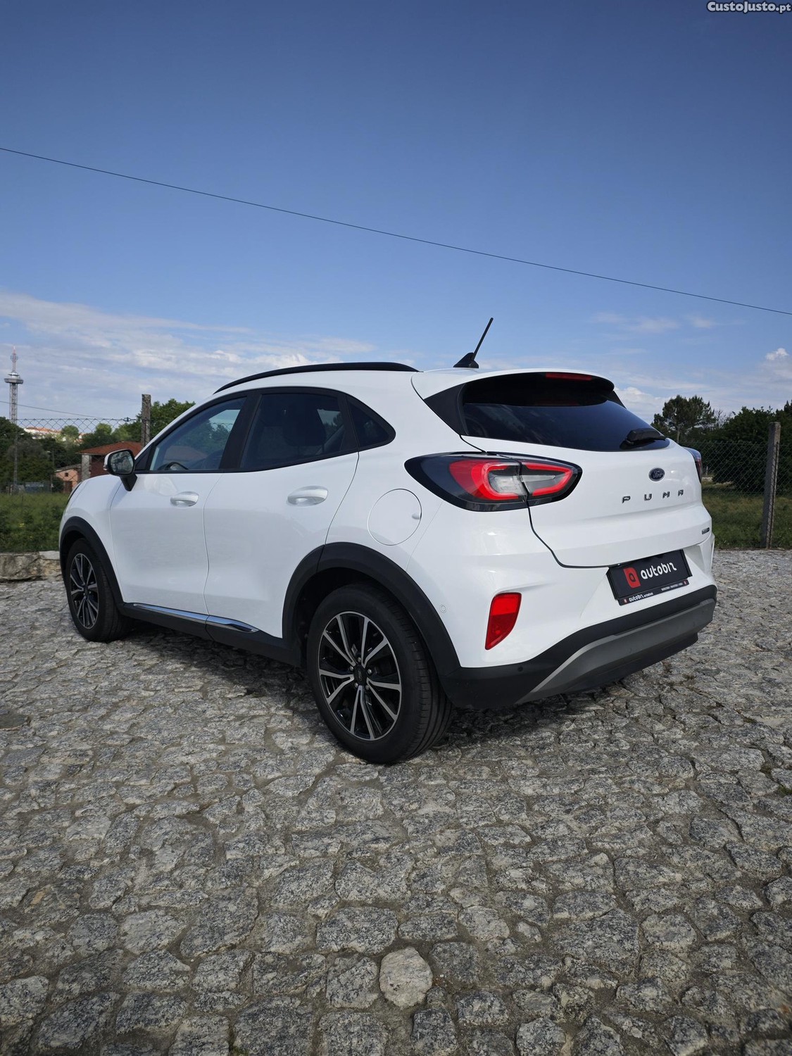 Ford Puma 1.0 EcoBoost Titanium — fotografia 12