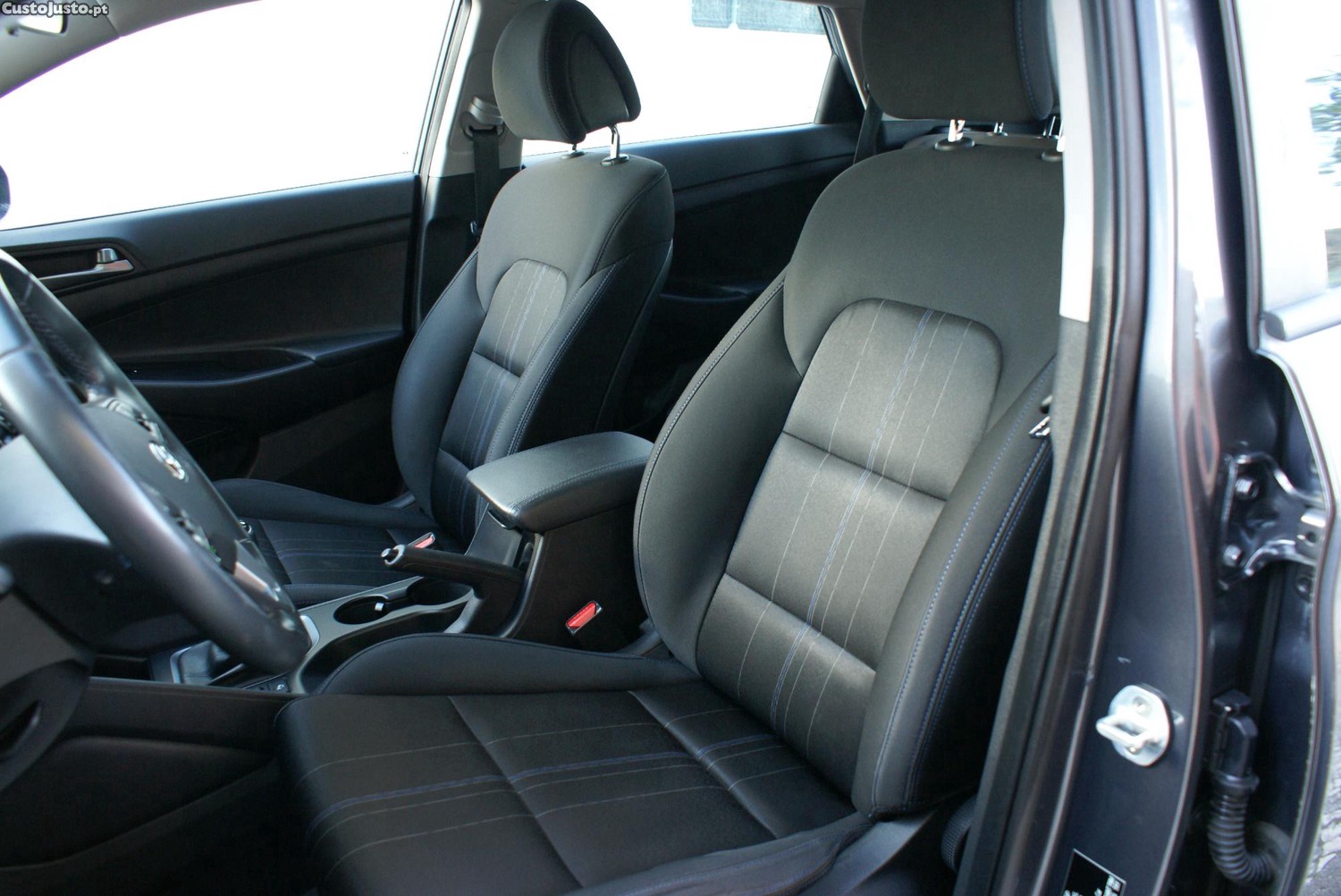 Hyundai Tucson 1.7 CRDi Creative Plus — fotografia 3