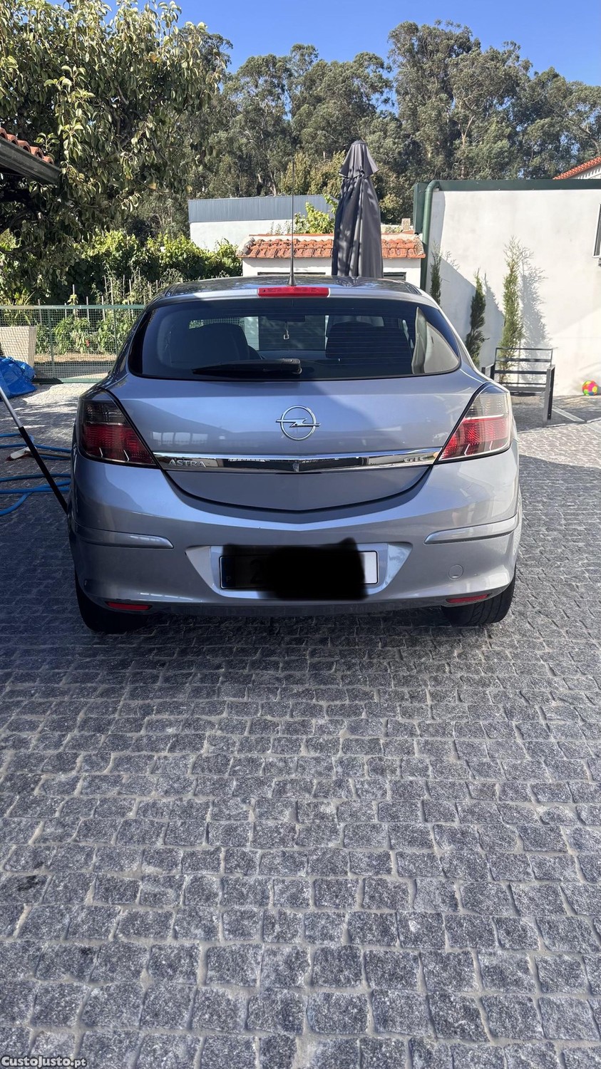 Opel Astra GTC 1.3 - 08 foto 4