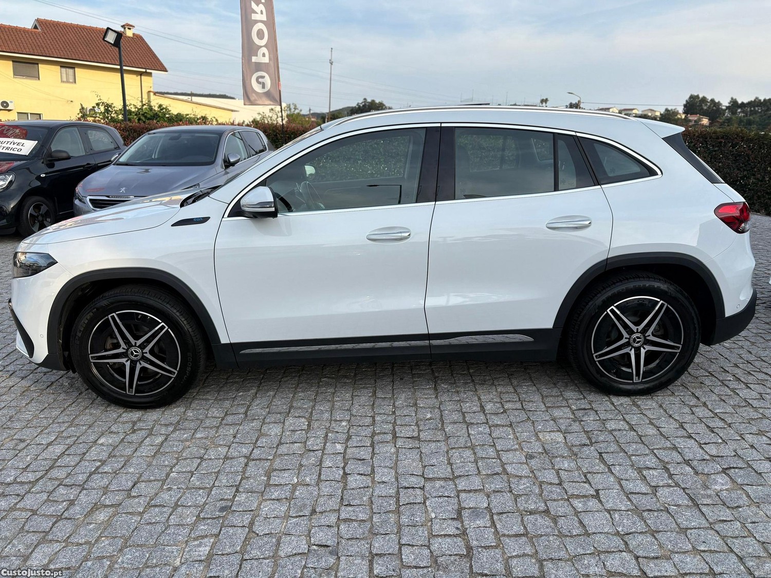 Mercedes-Benz EQA AMG Line — fotografia 16
