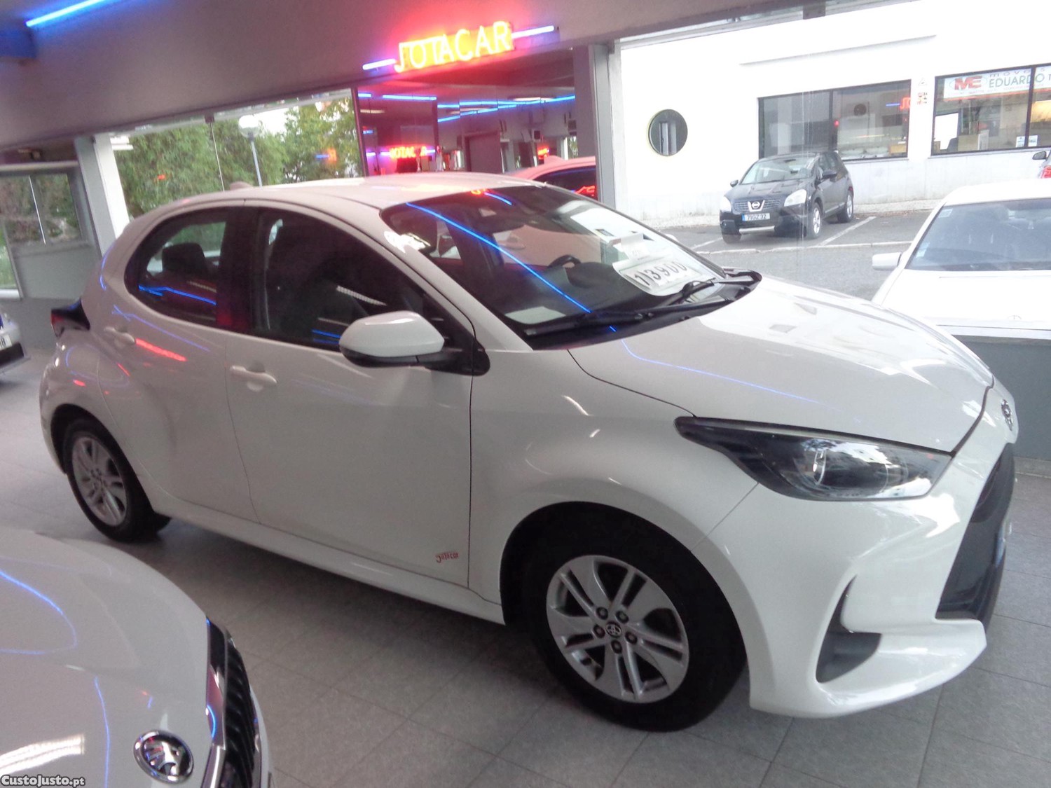 Toyota Yaris 1.0 VVT-I COMFORT PLUS 5 PORTAS - 21 — photo 3