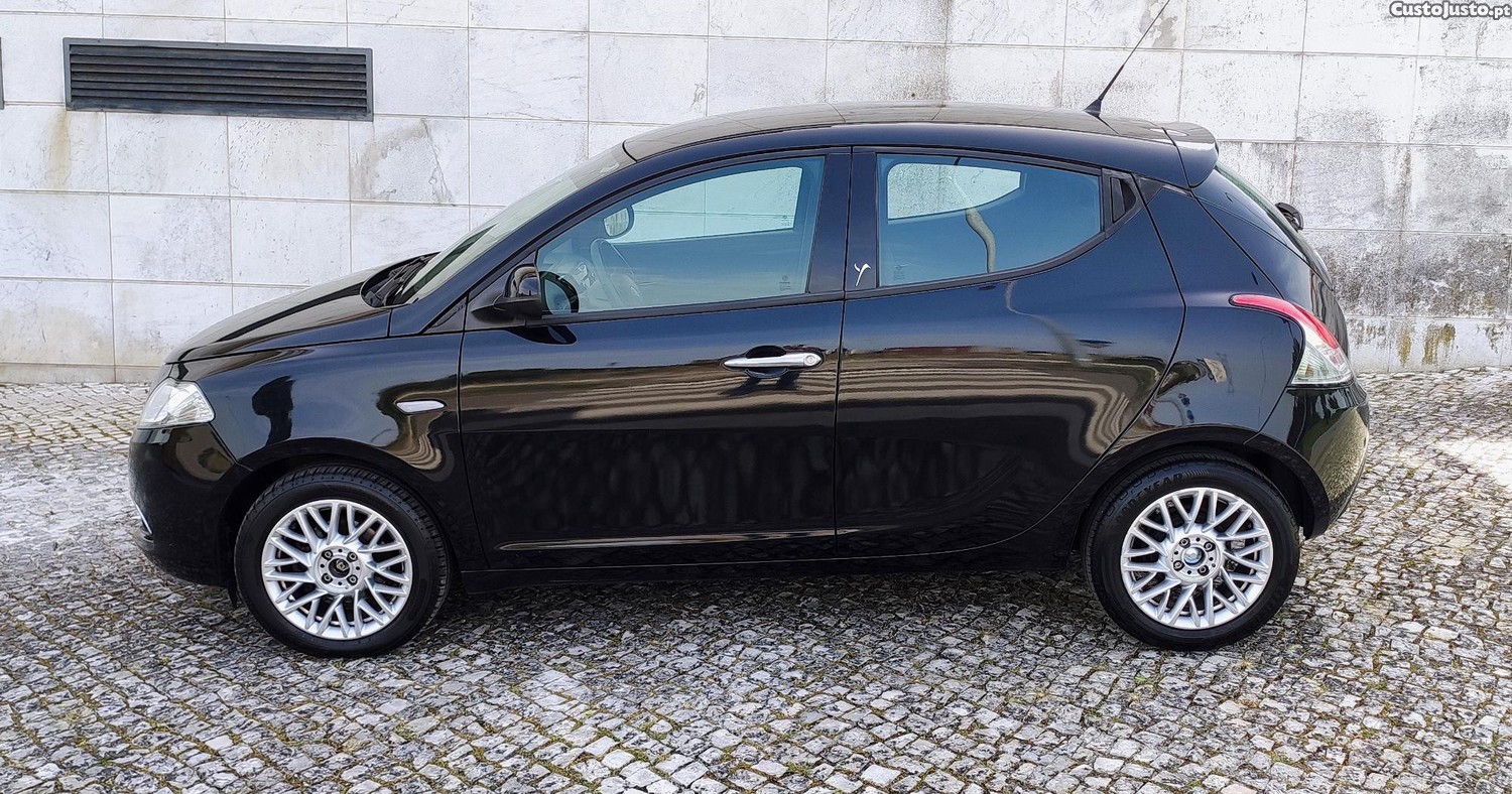 Lancia Ypsilon 1.3 M-jet S&S Gold — fotografia 9