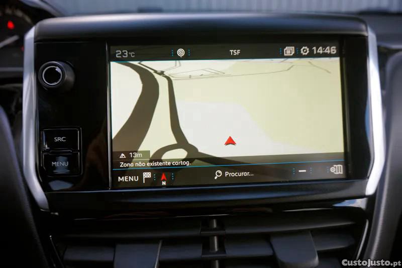 Peugeot 208 1.5 BlueHDi Signatur — fotografia 9