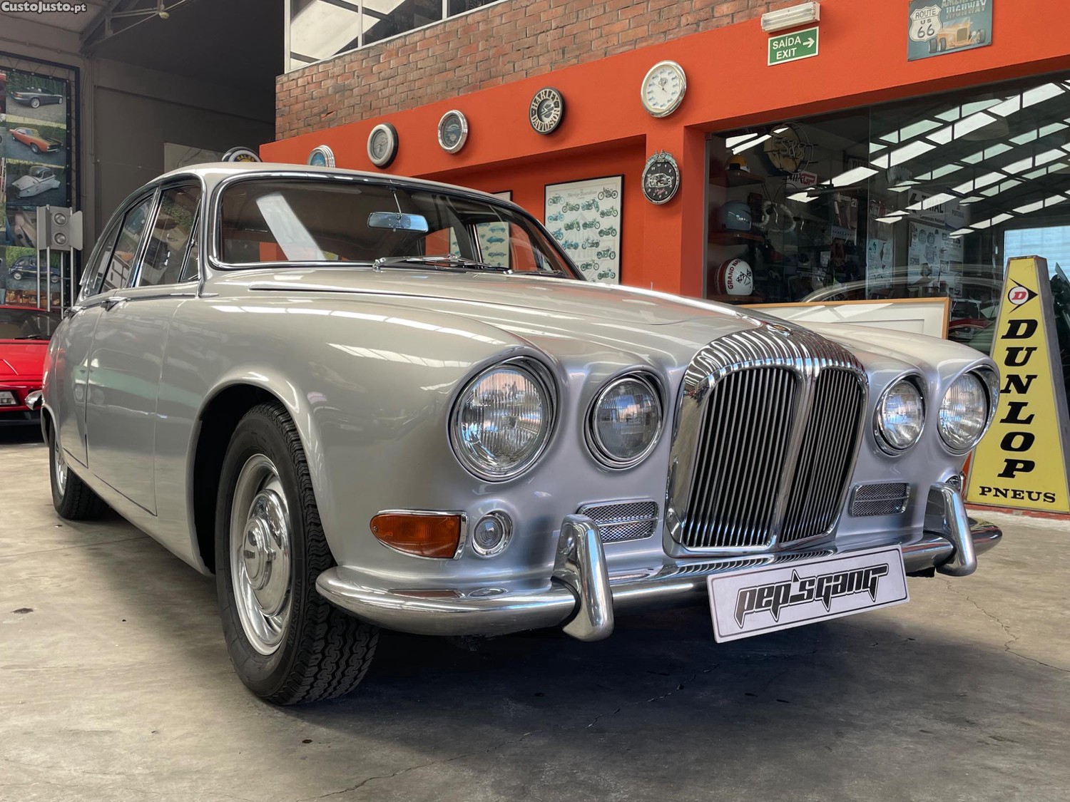Jaguar MK I 420 sedan — fotografia 7