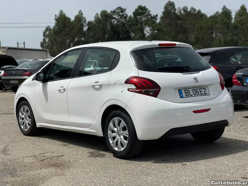 Peugeot 208 1.5 BlueHDi Active P — fotografia 16
