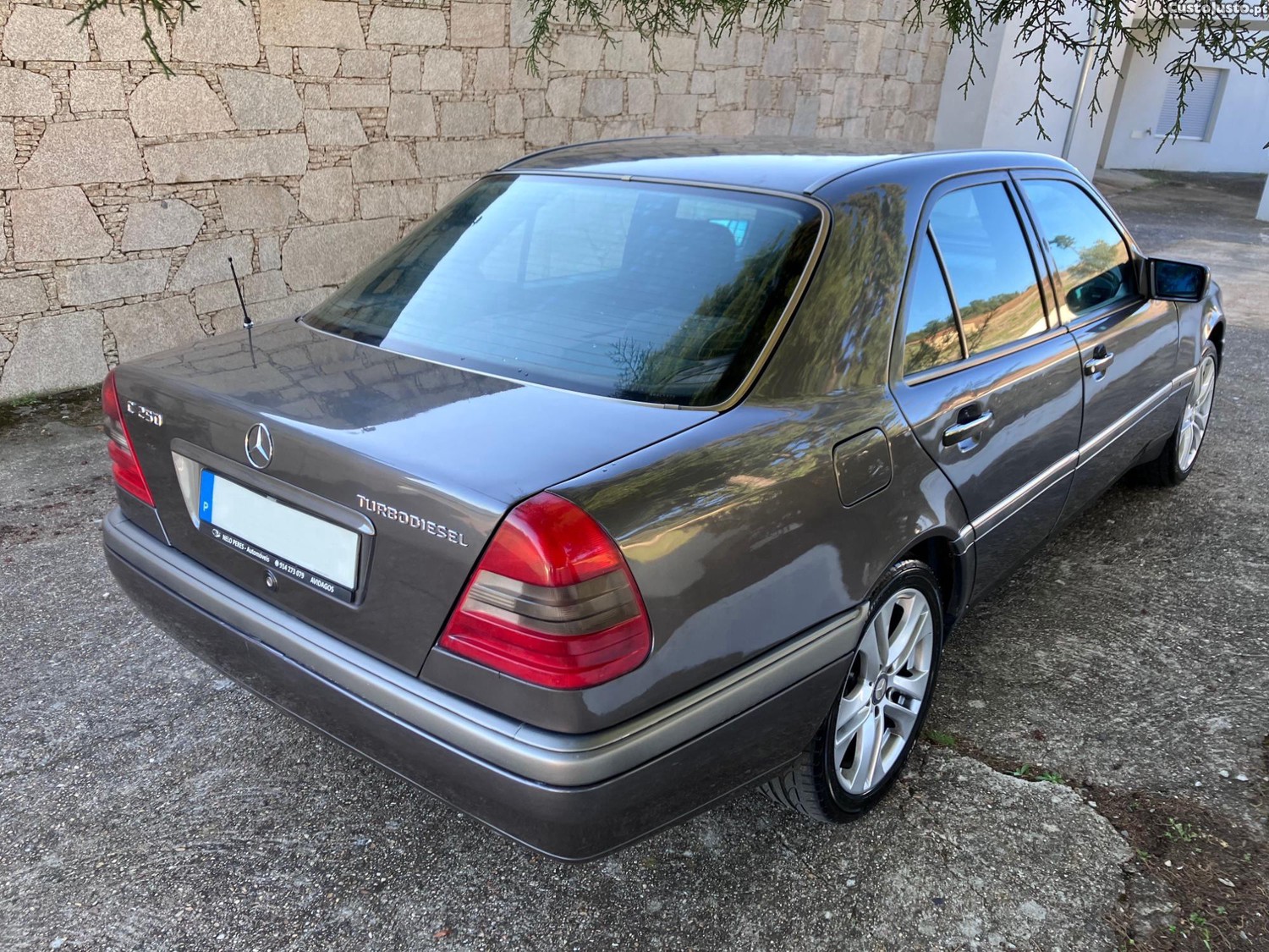 Mercedes-Benz C 250 TURBO — fotografia 6