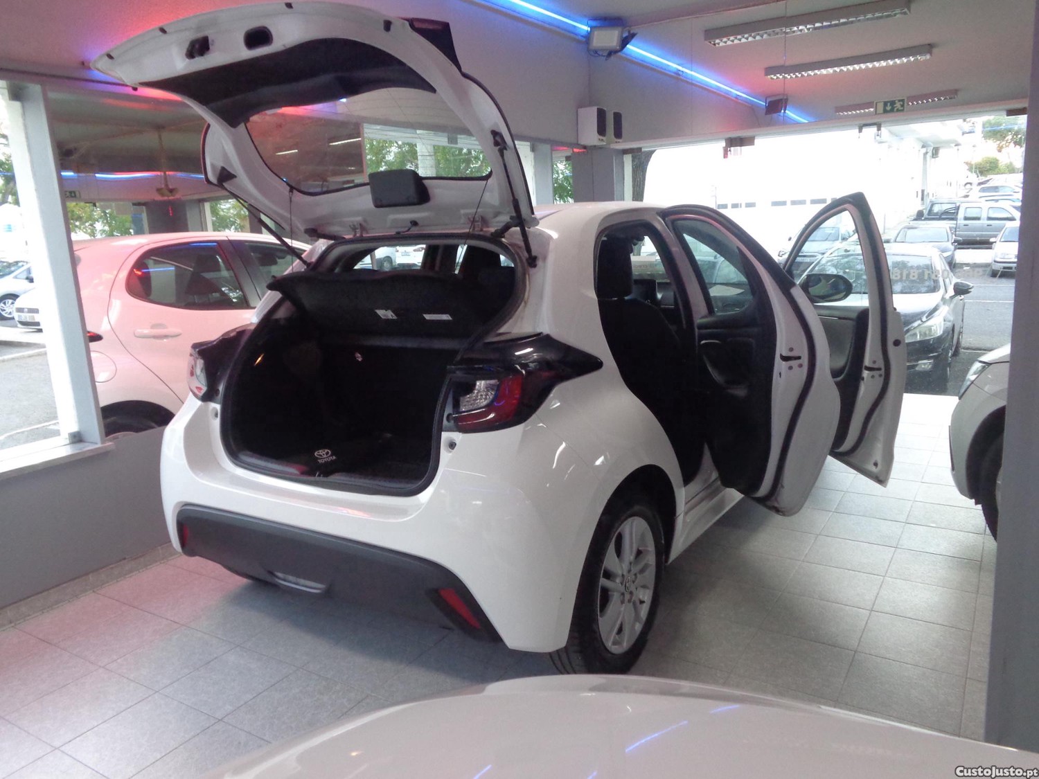 Toyota Yaris 1.0 VVT-I COMFORT PLUS 5 PORTAS - 21 — photo 4
