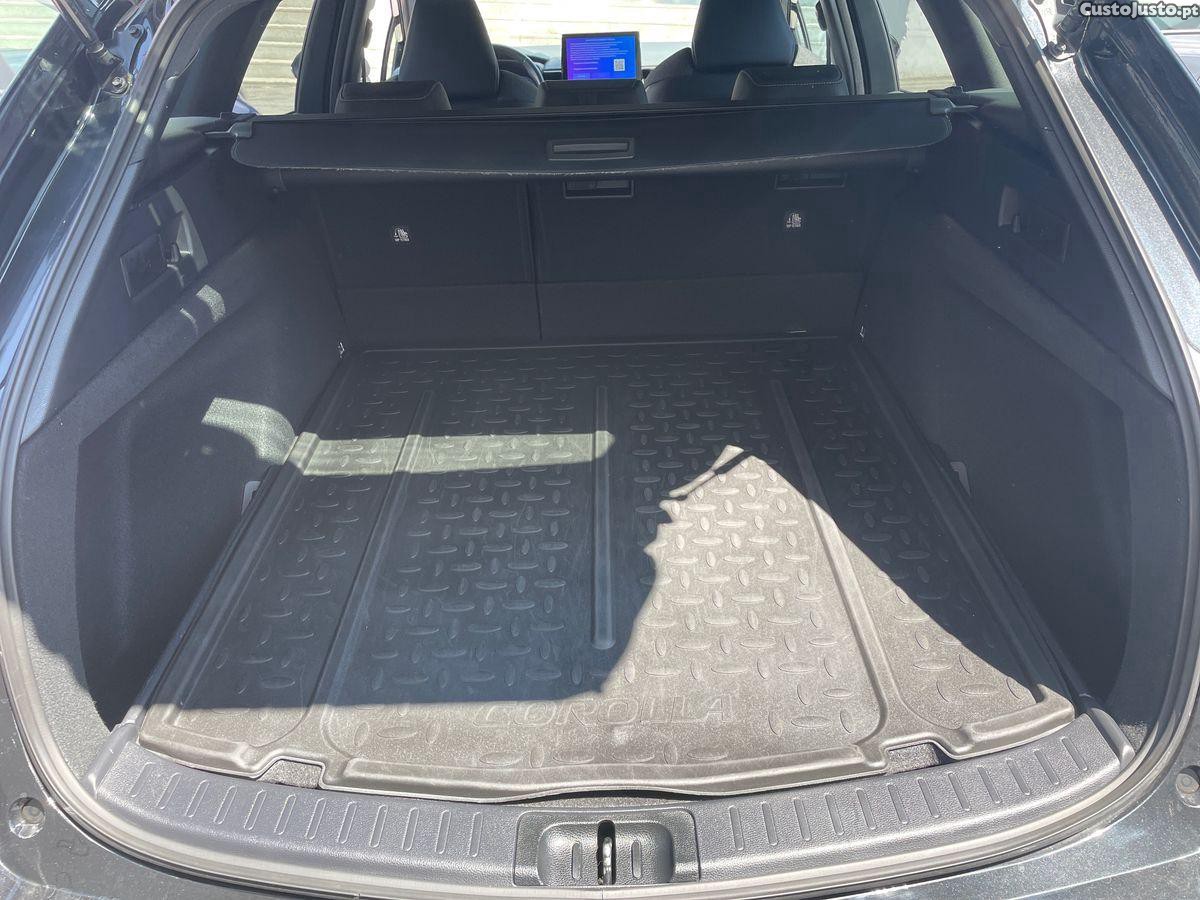 Toyota Corolla TS 1.8 Hybrid Comfort Plus — fotografia 7