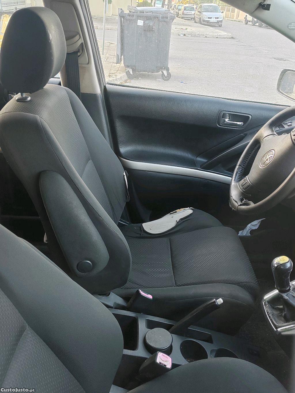 Toyota Corolla 2.0 D4D — photo 5
