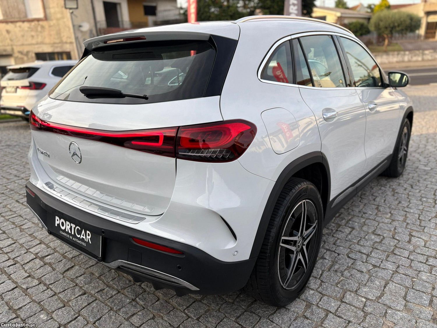 Mercedes-Benz EQA AMG Line — fotografia 15