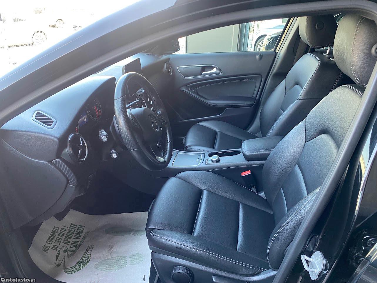 Mercedes-Benz GLA 180 Intuition — fotografia 3