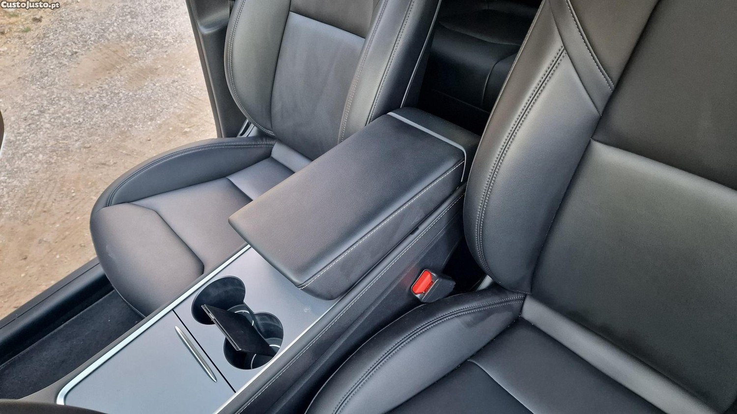 Tesla Model Y Long Range Tração Integral — fotografia 3