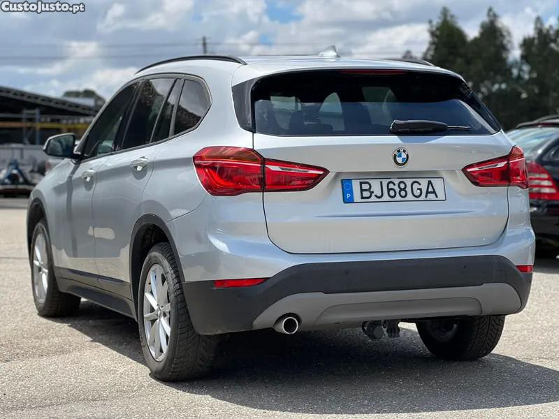 BMW X1 16 d sDrive Advantag — fotografia 17