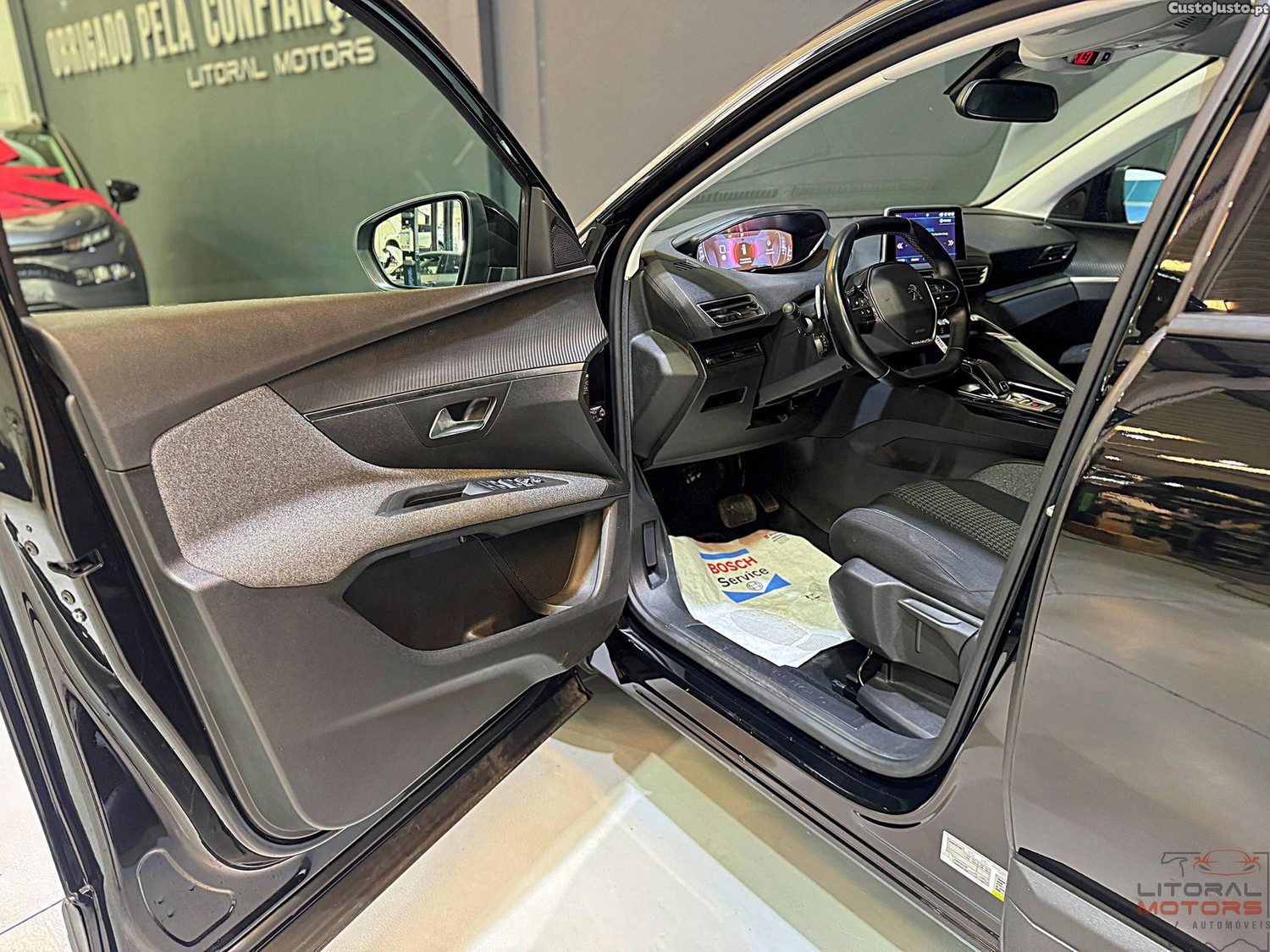 Peugeot 3008 1.2 PureTech Allure EAT8 — fotografia 13