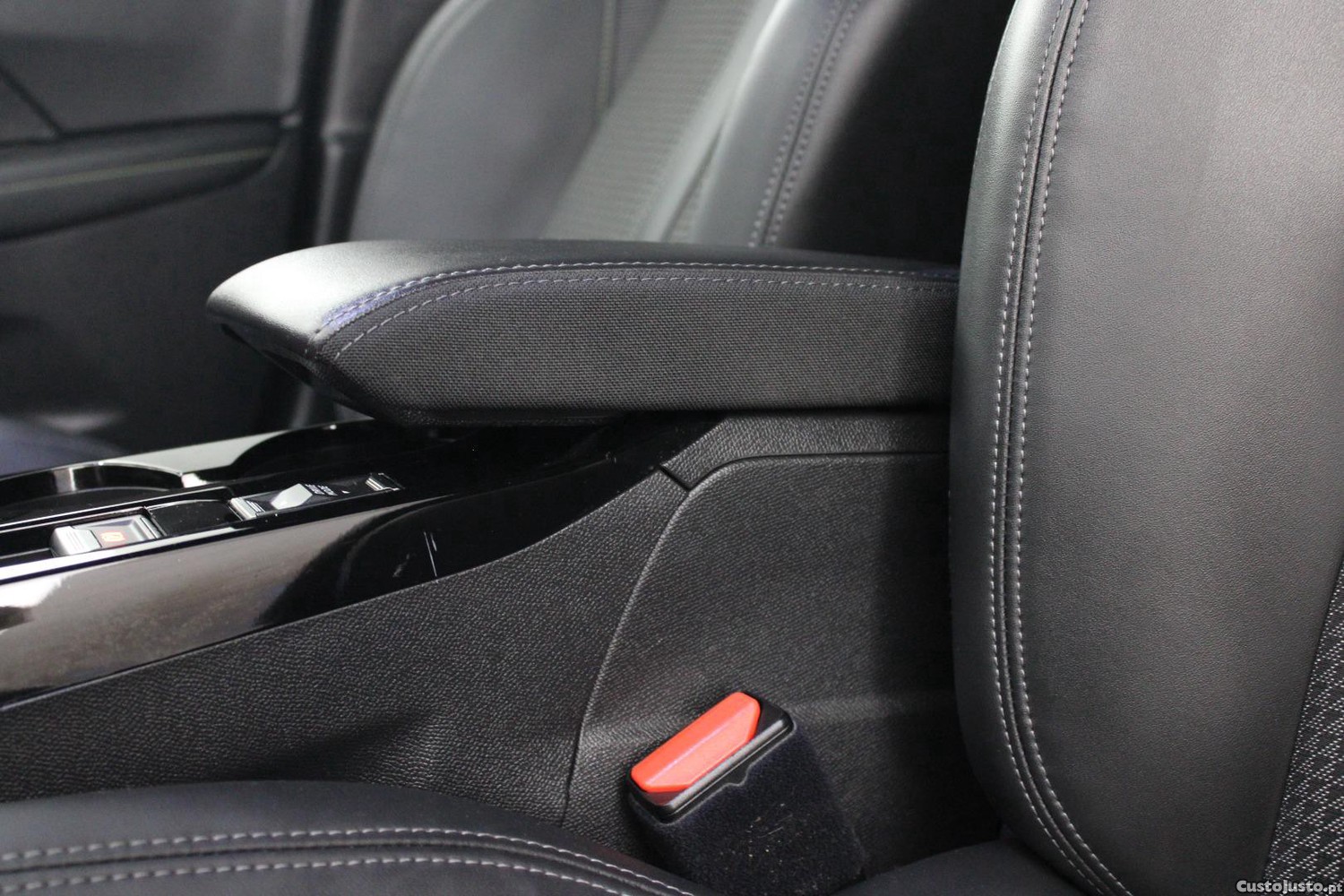 Peugeot 2008 1.5 BHDI GT (AUTO) — fotografia 13