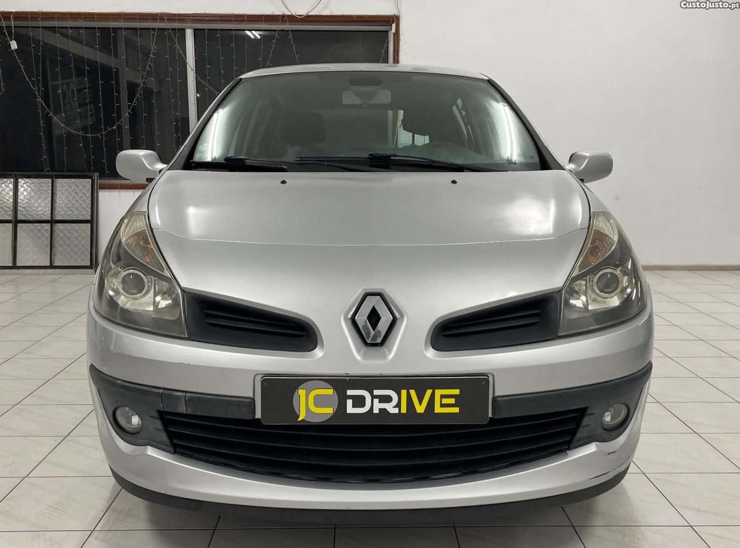 Renault Clio 1.2 16V Dynamic — fotografia 11