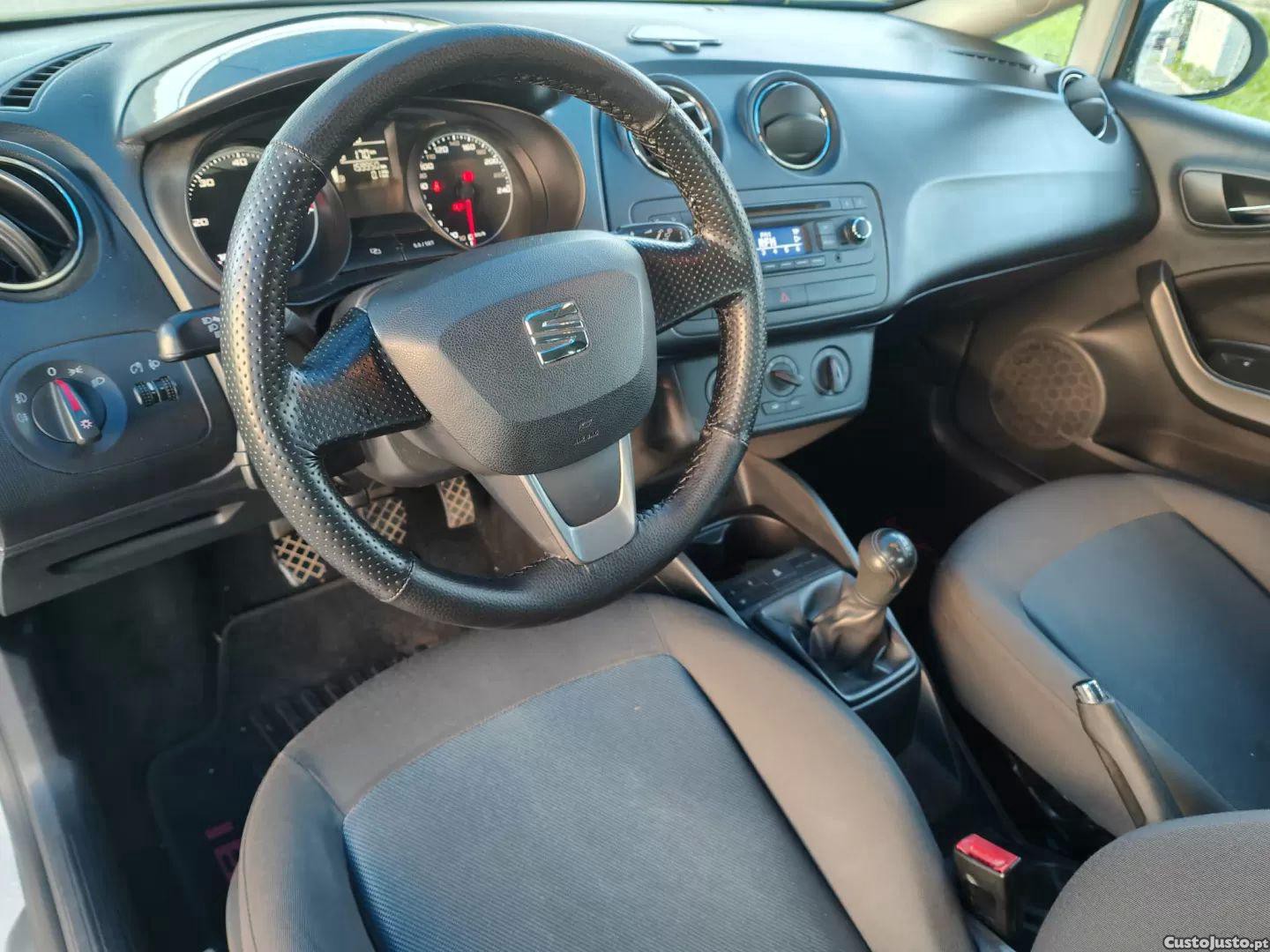 SEAT Ibiza 1.2 tdi i-tech — fotografia 4