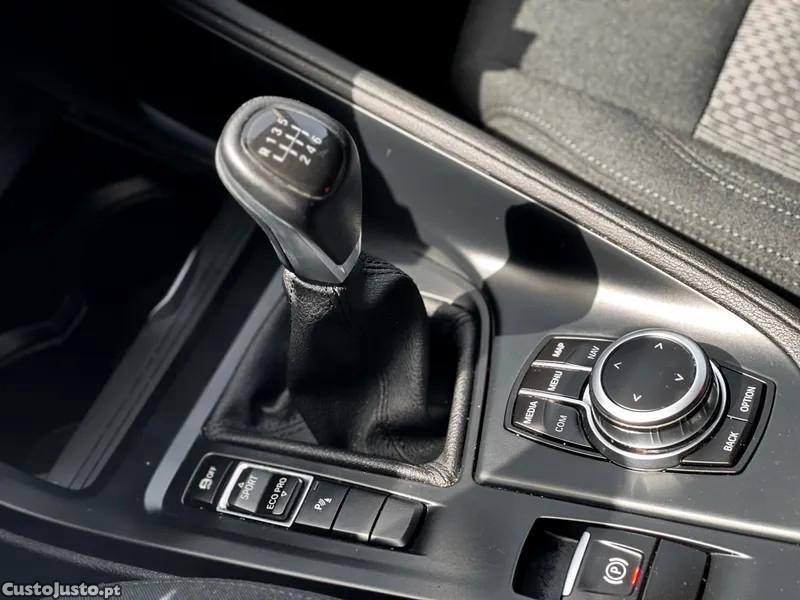 BMW X1 16 d sDrive Advantag — fotografia 10