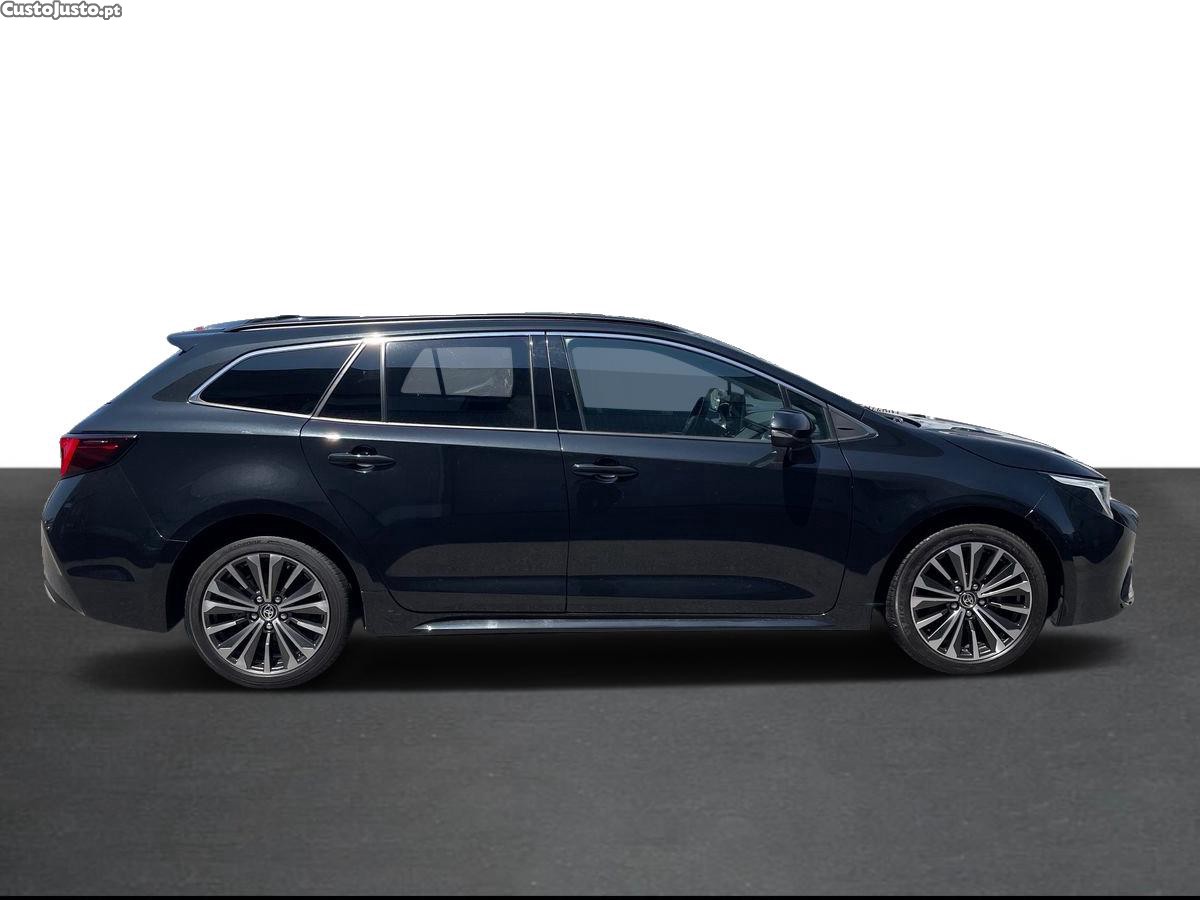 Toyota Corolla TS 1.8 Hybrid Comfort Plus — fotografia 4