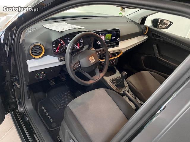 SEAT Arona 1.0 TSI 95cv NACIONAL — fotografia 4