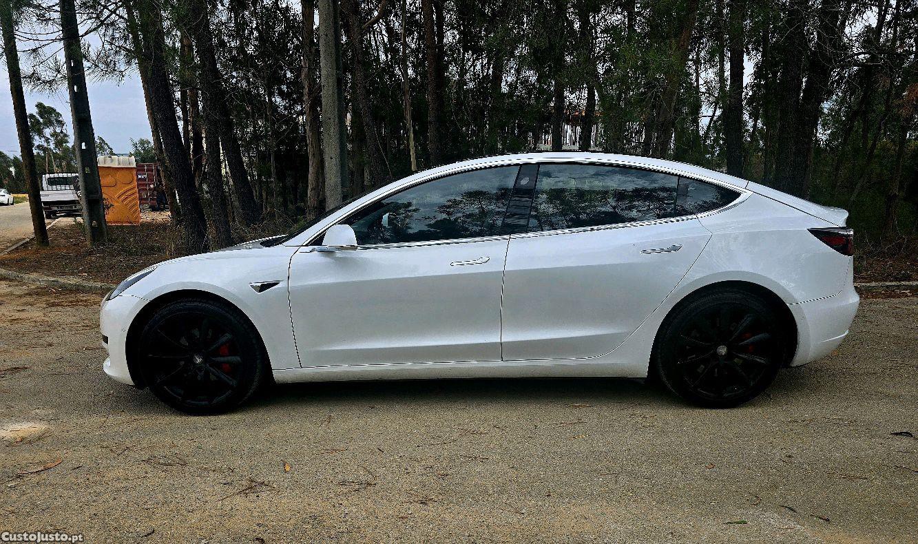 Tesla Model 3 standard Plus Range — fotografia 10