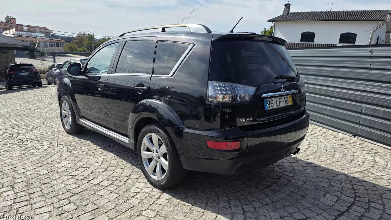 Mitsubishi Outlander 2.2 di-d intense — photo 3