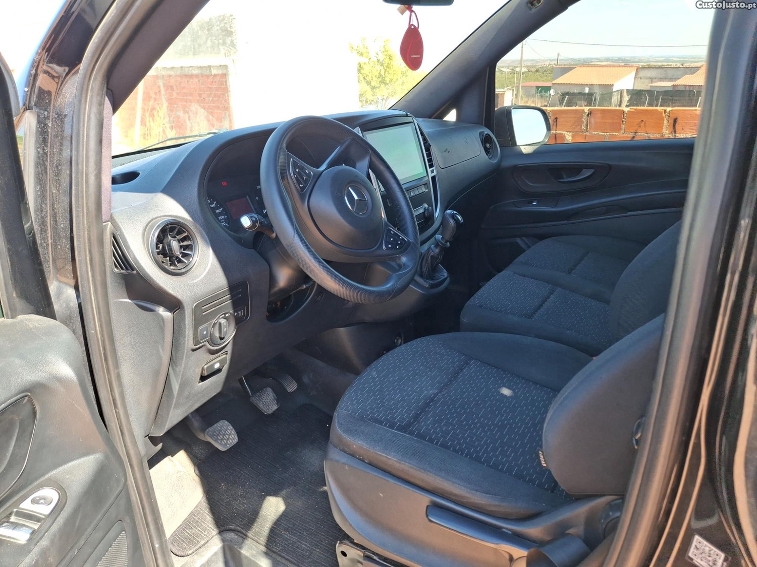 Mercedes-Benz Vito Tourer 9 lugares +2 cadeiras de roda - 15 — photo 4