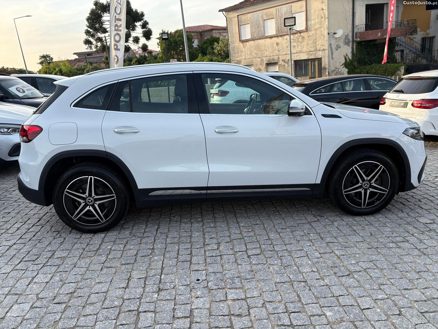 Mercedes-Benz EQA AMG Line — fotografia 10