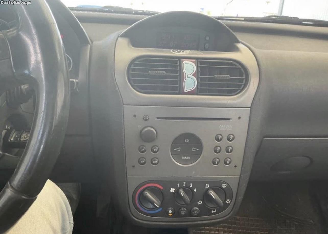 Opel Corsa 1.3CDTI COSMO — fotografia 10