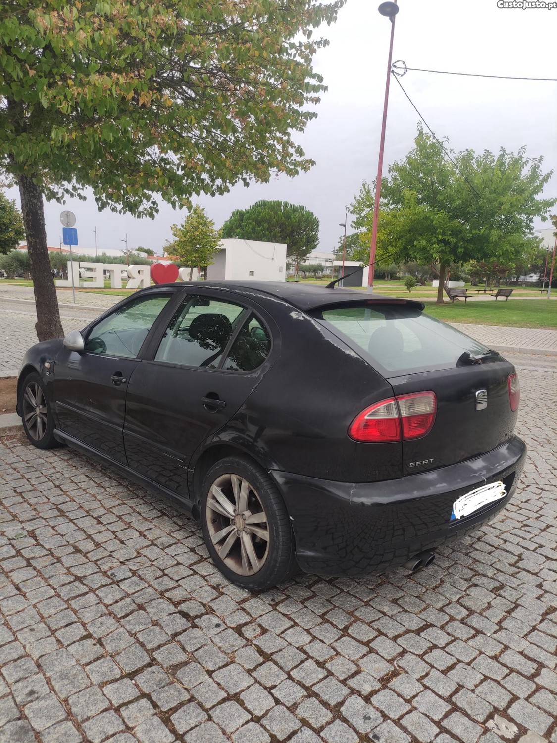 SEAT Leon 1.9 TDI FR — fotografia 4