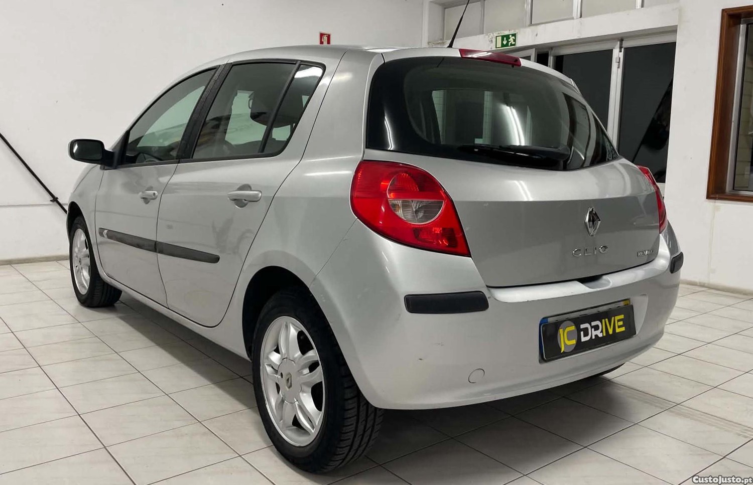 Renault Clio 1.2 16V Dynamic — fotografia 9
