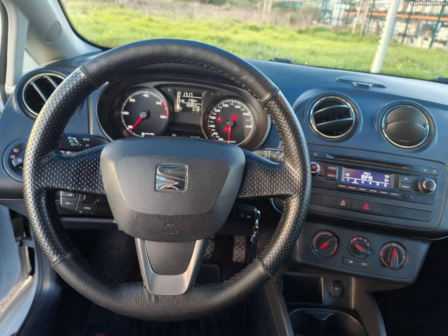 SEAT Ibiza 1.2 tdi i-tech — fotografia 3
