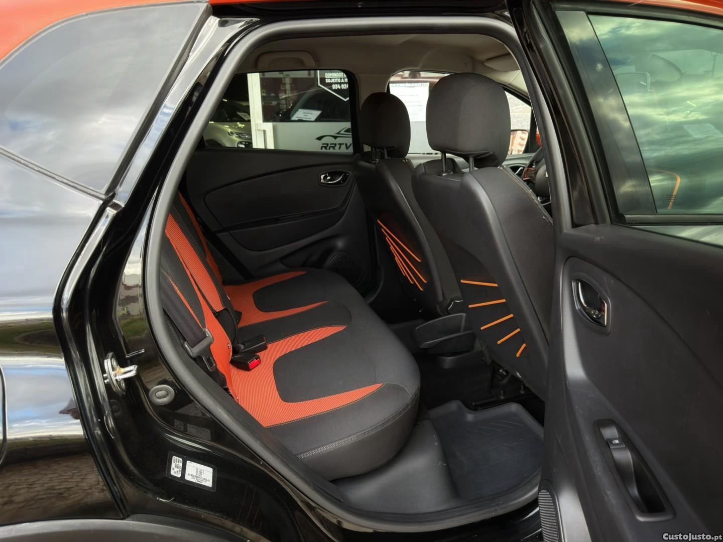 Renault Captur 1.5 dCi Exclusive — fotografia 13