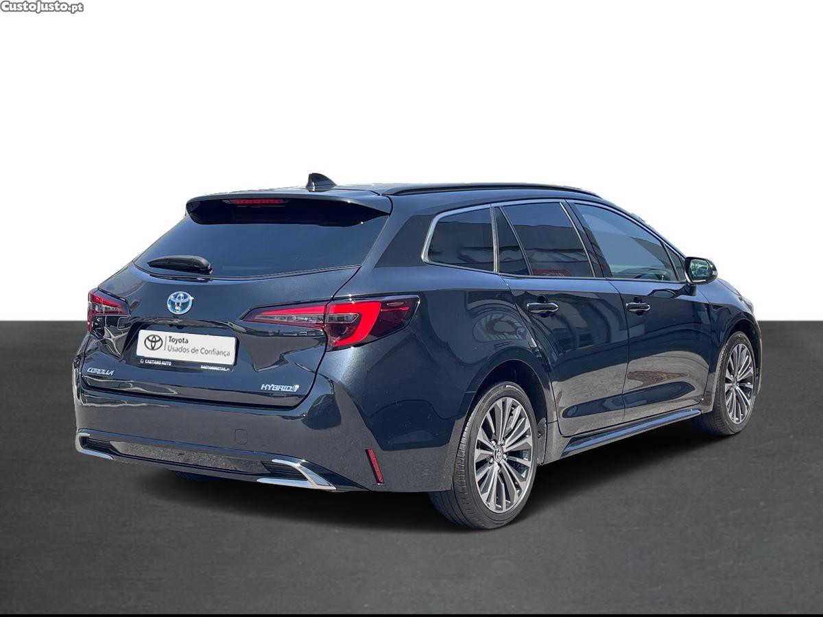 Toyota Corolla TS 1.8 Hybrid Comfort Plus — fotografia 3