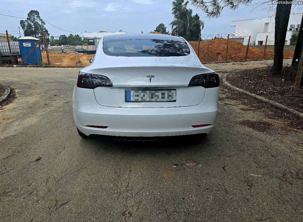 Tesla Model 3 standard Plus Range — fotografia 9