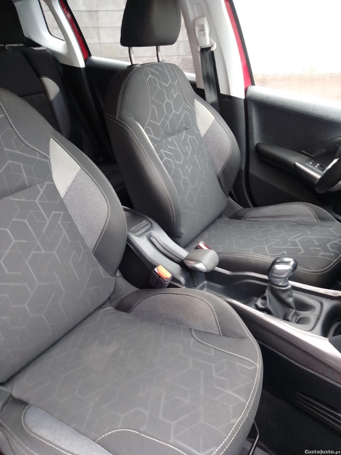 Peugeot 2008 Stellantis — fotografia 6