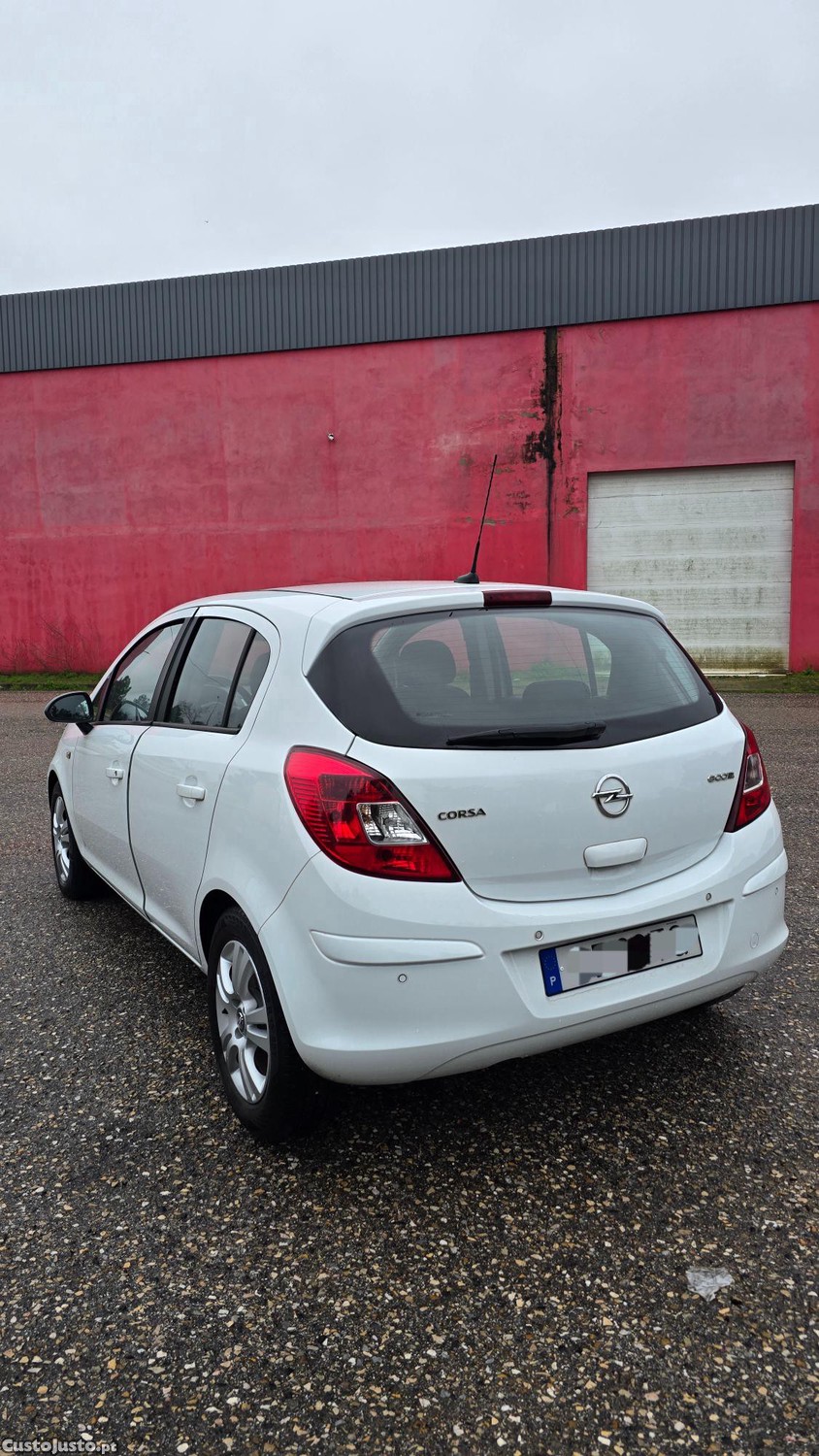 Opel Corsa 1.3 CDTI Ecoflex - Gasoleo — fotografia 6