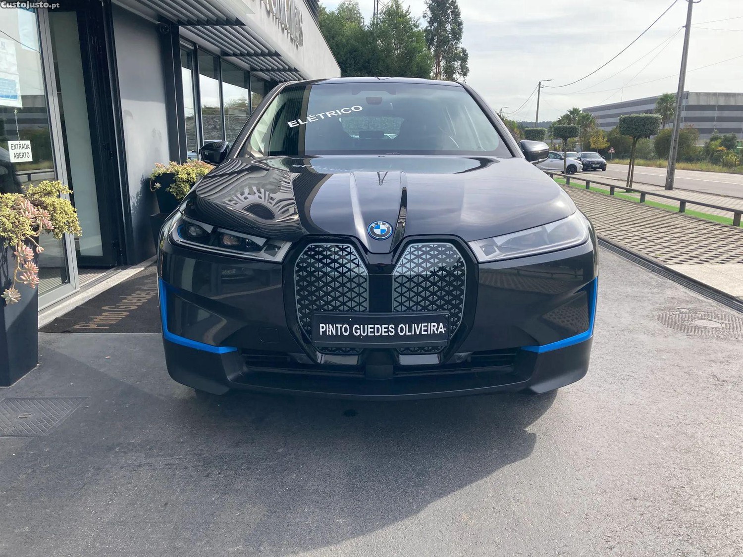 BMW iX xDrive 40 - 22 — photo 2