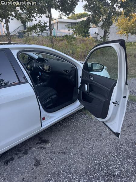 Peugeot 308 GT line — photo 4