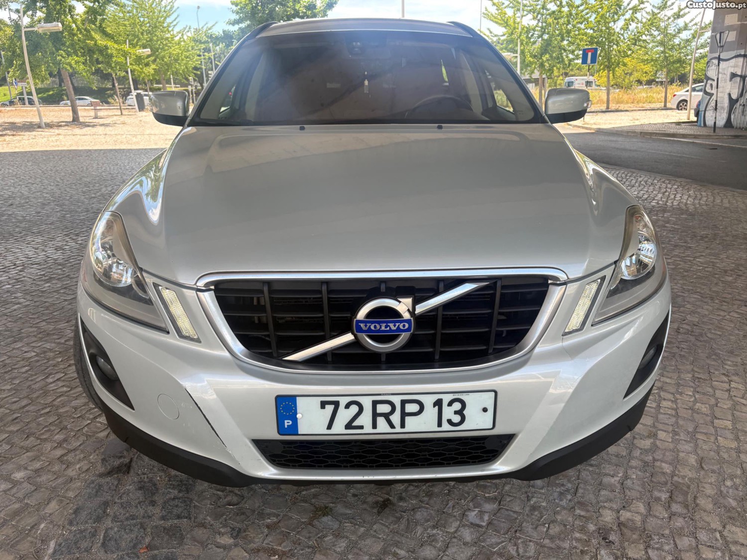 Volvo XC 60 AWD 2.4 D 5 cilindros — fotografia 11
