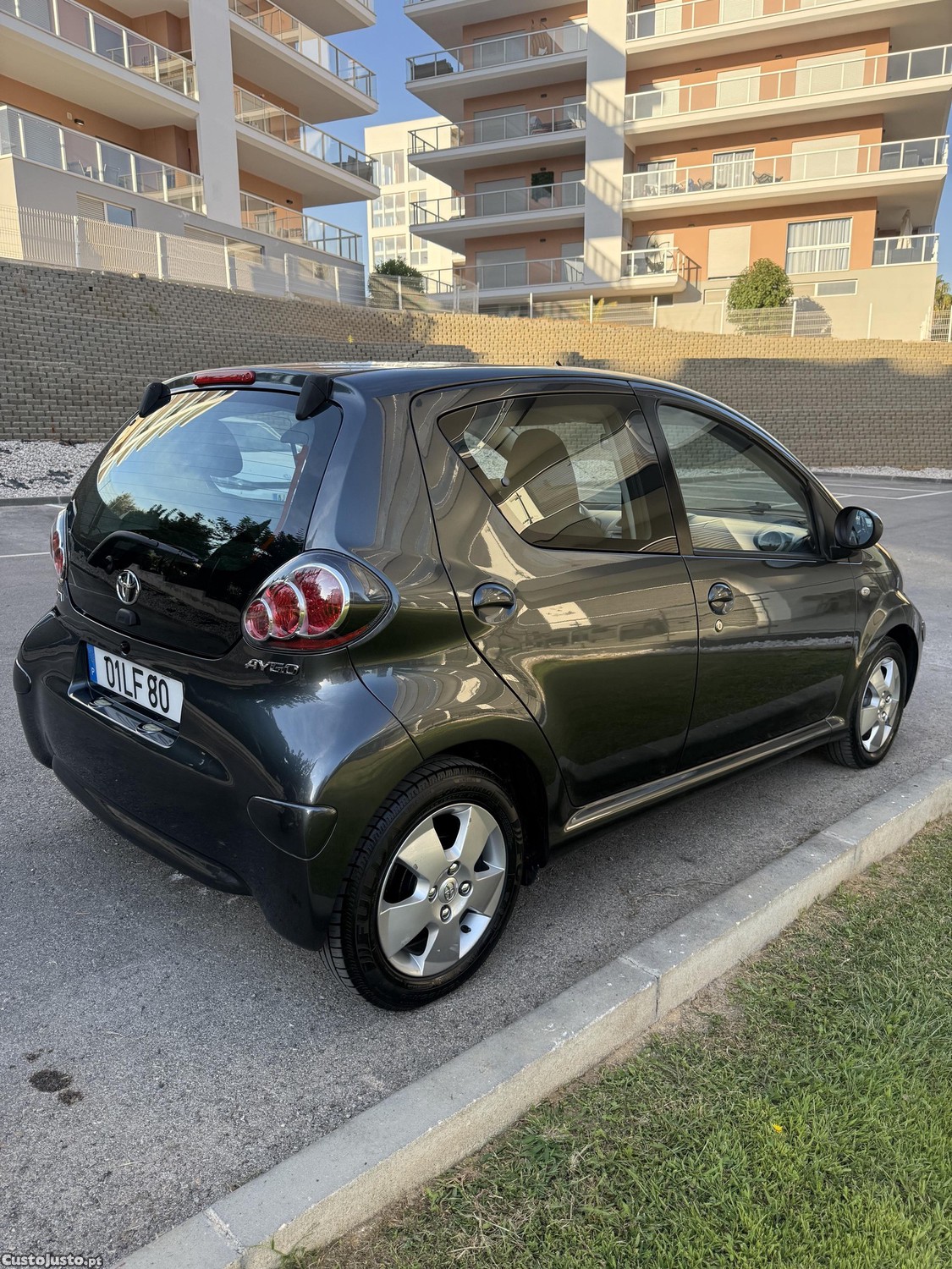 Toyota Aygo Toyota Aygo Automático  Apenas 59 mil km c/ histórico  Full Extras  Embreagem Nova  AC  Nacional — photo 3