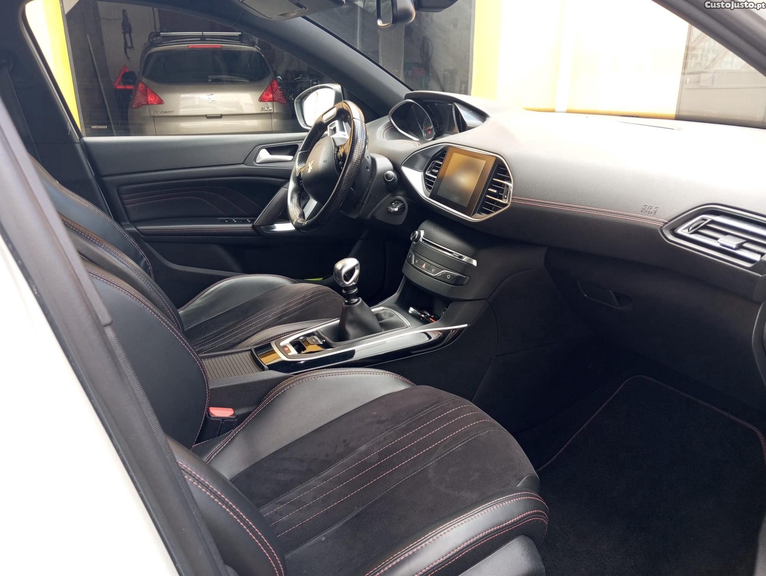 Peugeot 308 2.0 HDi GT Line — photo 2