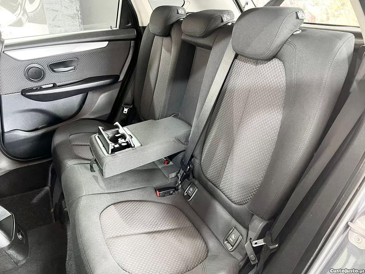 BMW 214 Active Tourer D advantage — fotografia 2