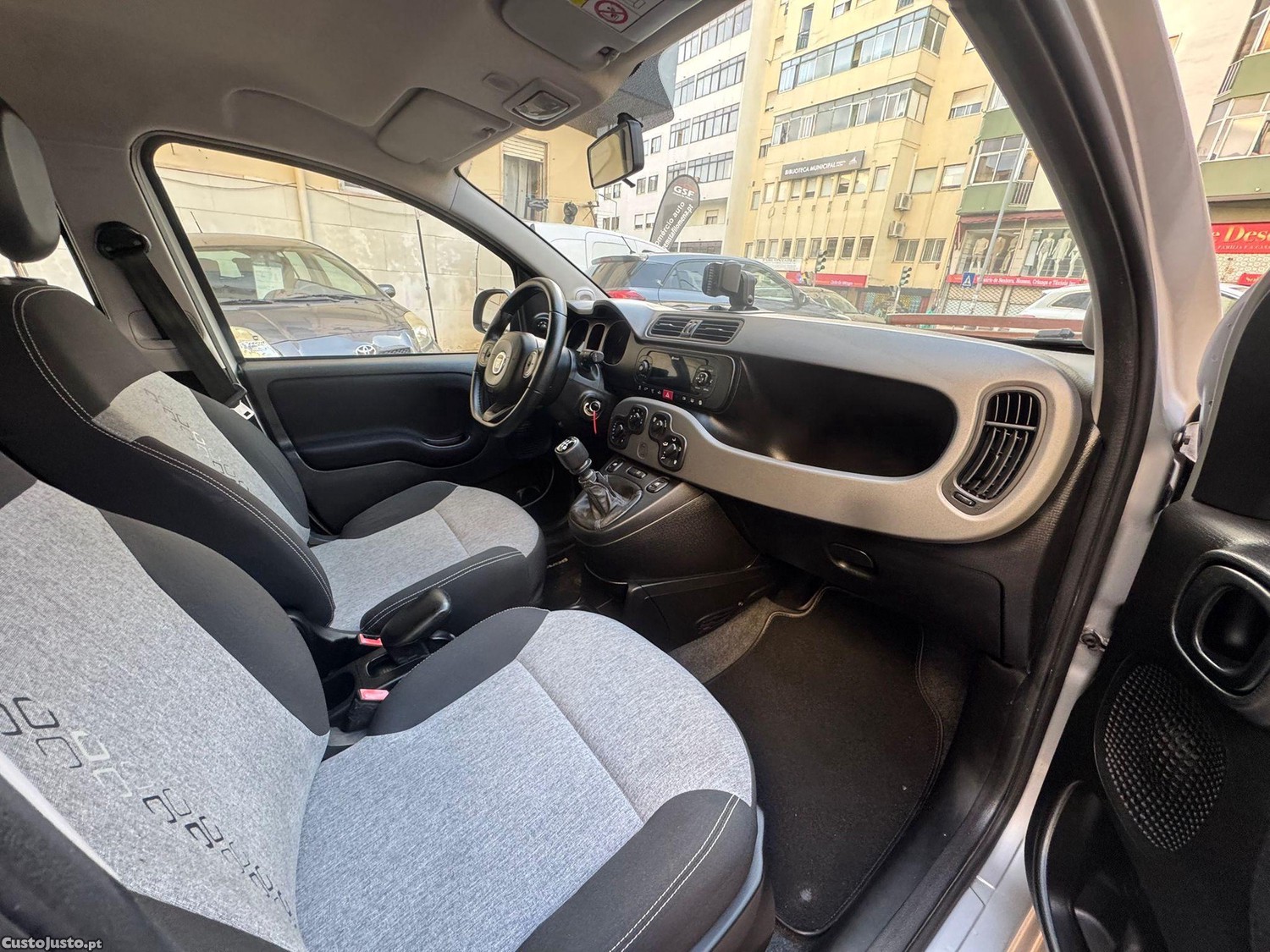 Fiat Panda 1.2i Easy - 5 Portas - A.C - 84.000 Km — fotografia 4