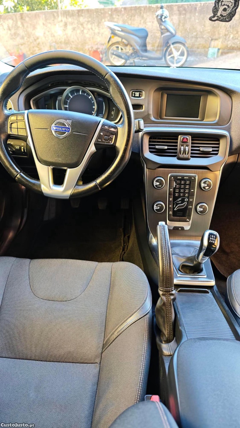 Volvo V40 D4 cross country bi-turbo - 14 — photo 2